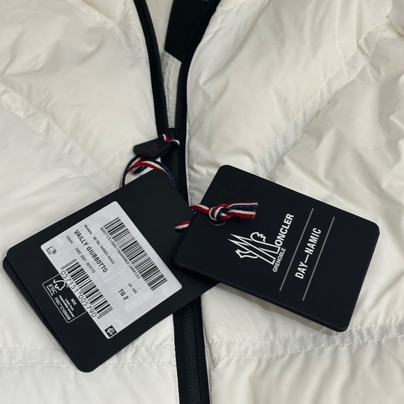 Moncler Grenoble Vailly Zip-Up Quilted Jacket - Picture 10 of 16